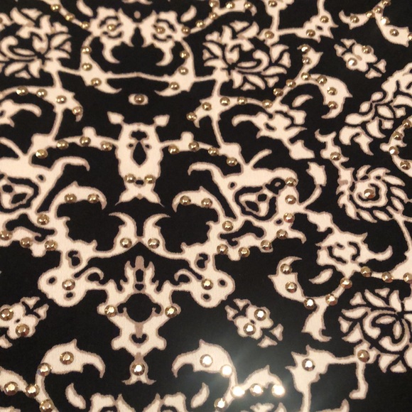JM Collection Petite XLP Black with White Print -Sequins on Front Top Medallion - Picture 2 of 6